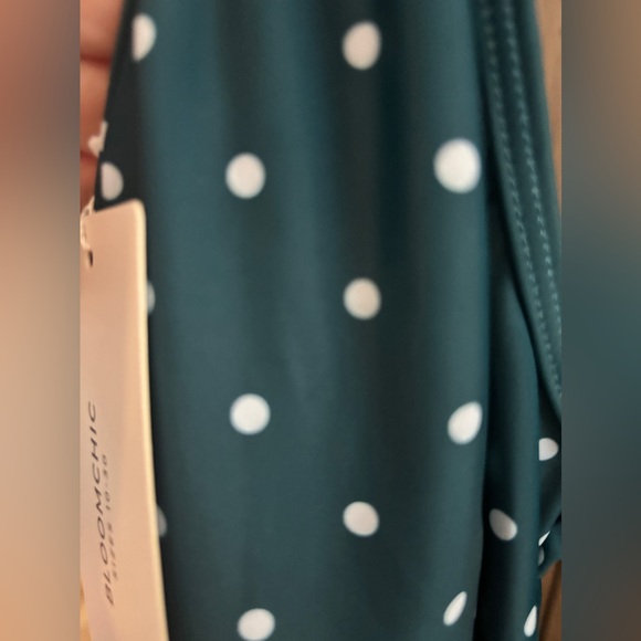 Swim top green and white - Picture 3 of 8